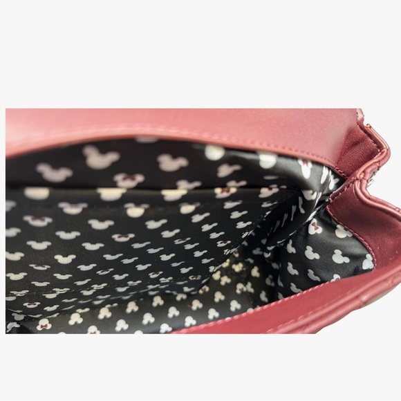 🧁 *NWT* LOUNGEFLY Quilted Chocolate Minnie Crossbody with Velvet Bow - Picture 9 of 9